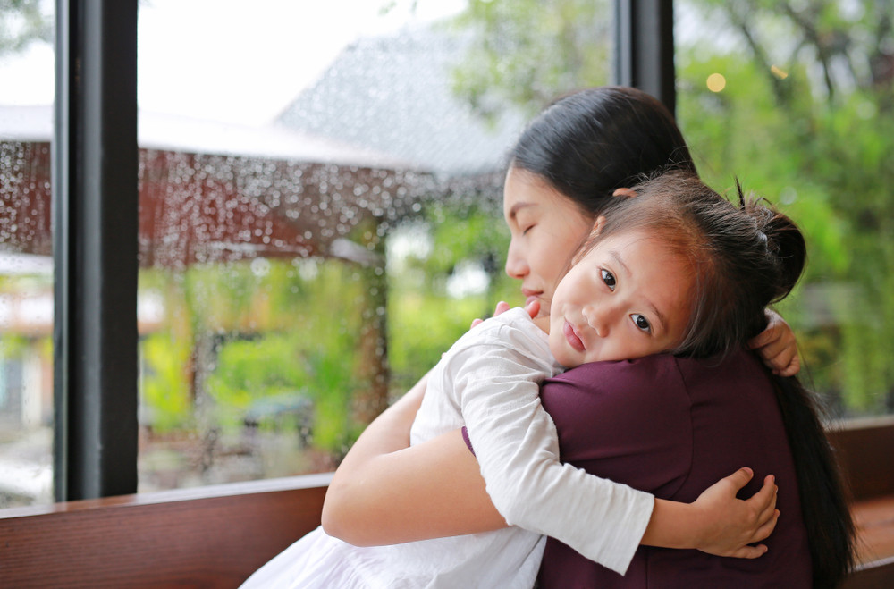 Bunda, Ini Tips Menjaga Kesehatan Anak Saat Hujan - KlikDokter