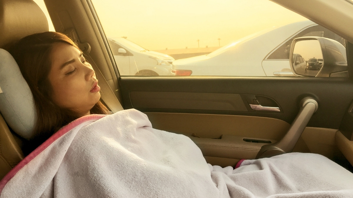 6 Cara Tidur Lebih Nyaman Selama Perjalanan Mudik di Mobil
