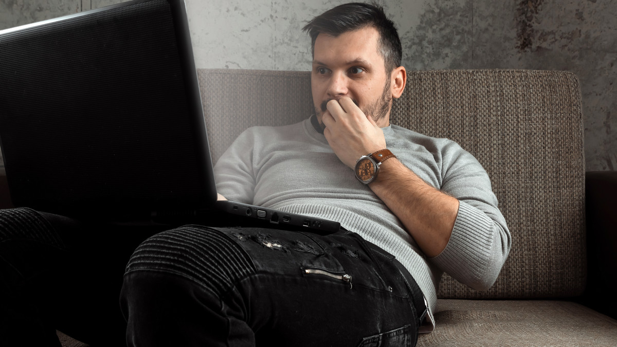 Terkuak! Ternyata Ini 10 Alasan Pria Suka Pornografi - KlikDokter