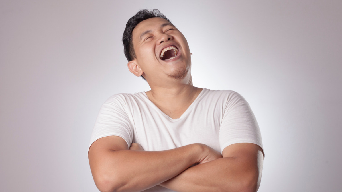 5 Penyebab Ketawa Sambil Menangis - KlikDokter