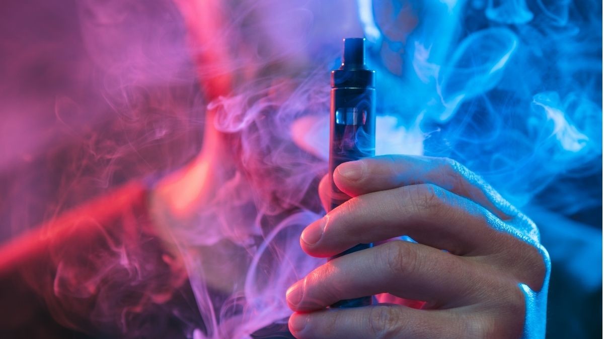 Bahaya Penggunaan Vape bagi Kesehatan Kulit - KlikDokter