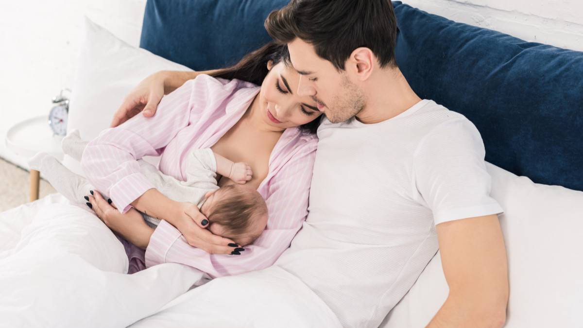 Penting, Ini 8 Peran Suami bagi Istri Menyusui - KlikDokter