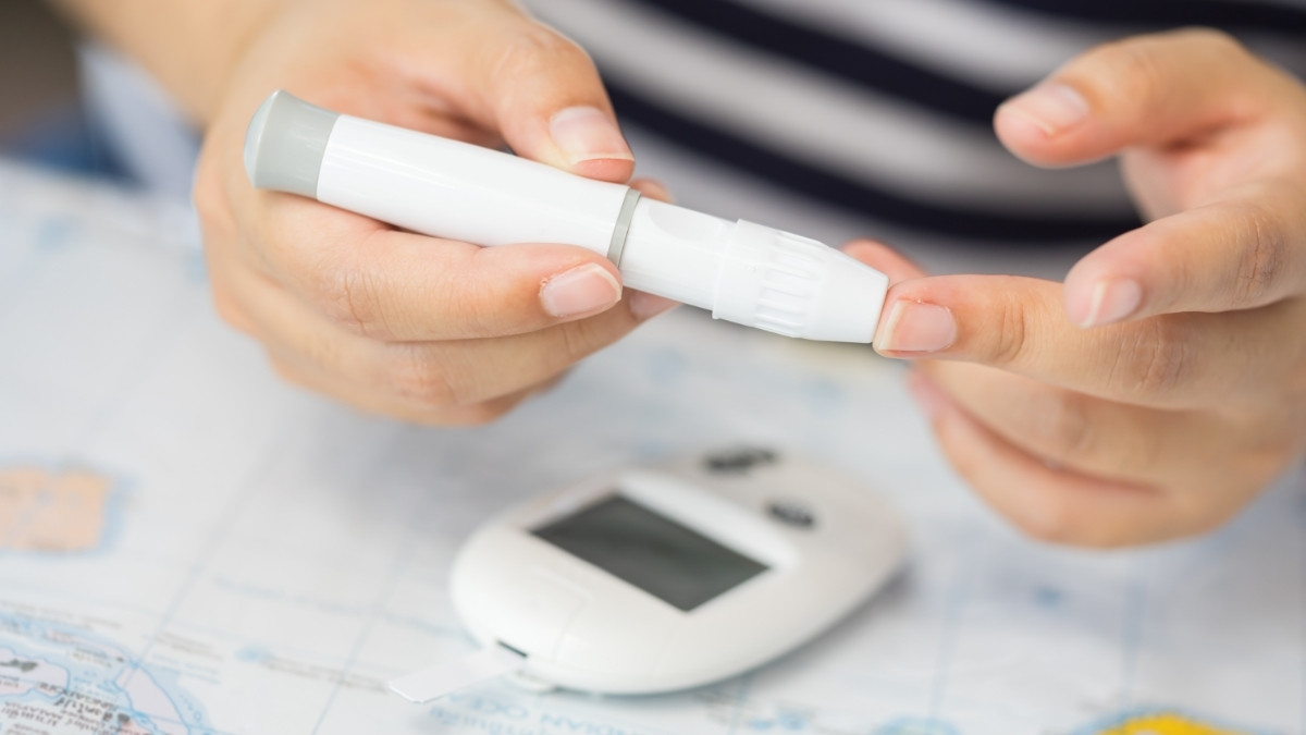 Dostlar oldida striptizchi bilan porno